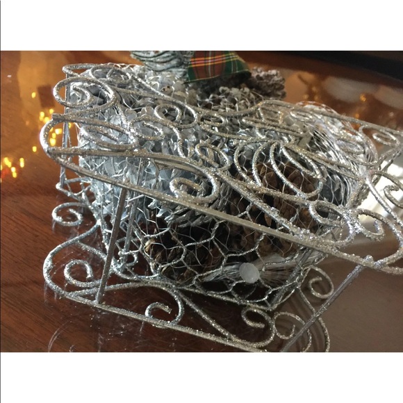 GLITTERED CHRISTMAS SLEIGH FILLED WITH PINECONES & BERRIES HOLIDAY DECOR - Picture 5 of 5